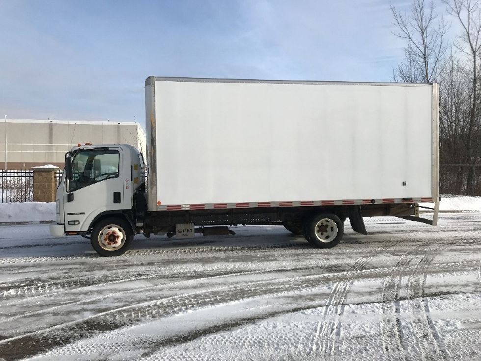 Light Duty Box Truck-Light and Medium Duty Trucks-Isuzu-2020-NPR EFI-Ste-Foy-PQ-250,102\n\t\tkm-$ 34,000 - Image 4