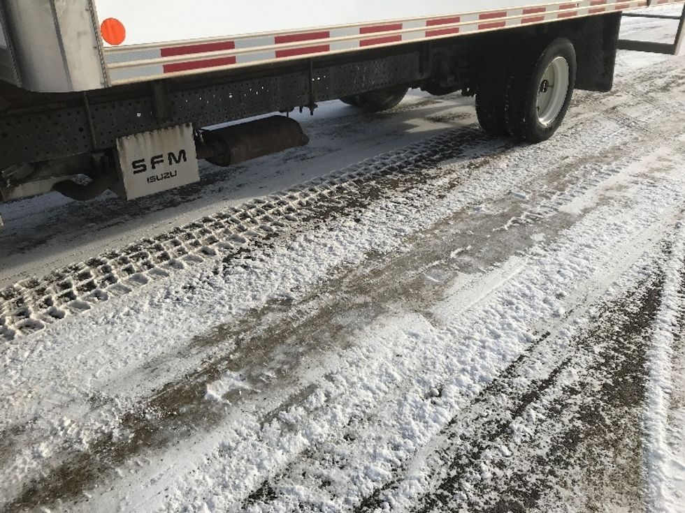 Light Duty Box Truck-Light and Medium Duty Trucks-Isuzu-2020-NPR EFI-Ste-Foy-PQ-250,102\n\t\tkm-$ 34,000 - Image 5