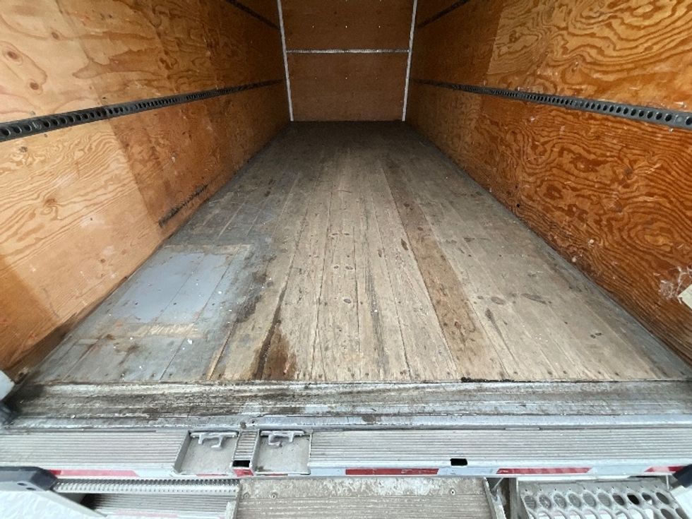 Light Duty Box Truck-Light and Medium Duty Trucks-Isuzu-2020-NPR EFI-Ste-Foy-PQ-280,321\n\t\tkm-$ 28,250 - Image 10