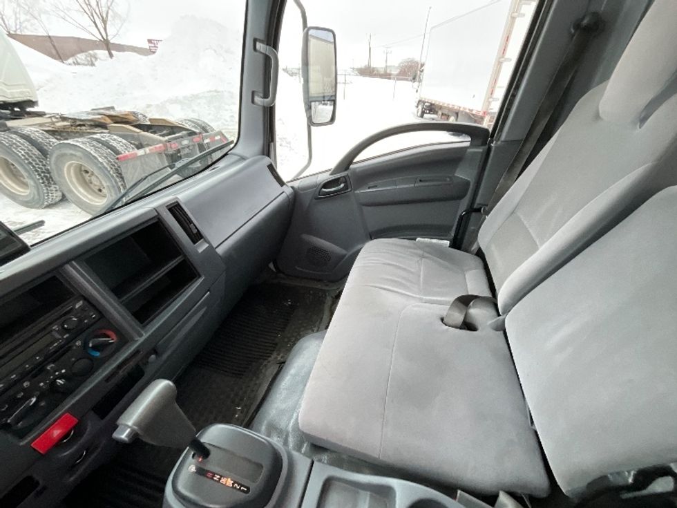 Light Duty Box Truck-Light and Medium Duty Trucks-Isuzu-2020-NPR EFI-Ste-Foy-PQ-280,321\n\t\tkm-$ 28,250 - Image 19