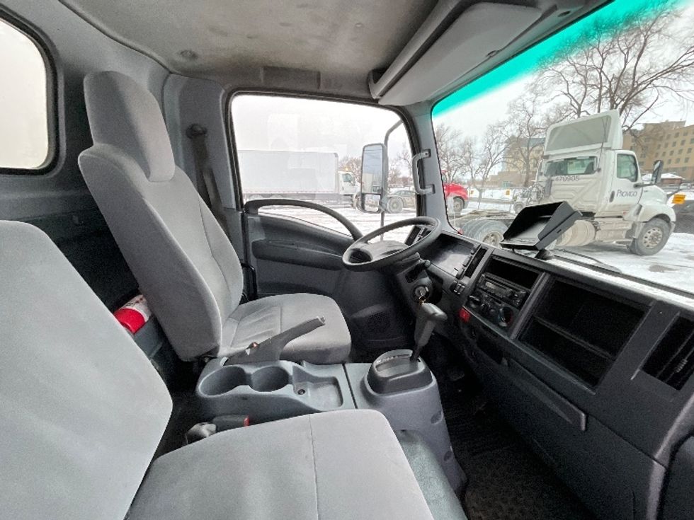 Light Duty Box Truck-Light and Medium Duty Trucks-Isuzu-2020-NPR EFI-Ste-Foy-PQ-280,321\n\t\tkm-$ 28,250 - Image 22