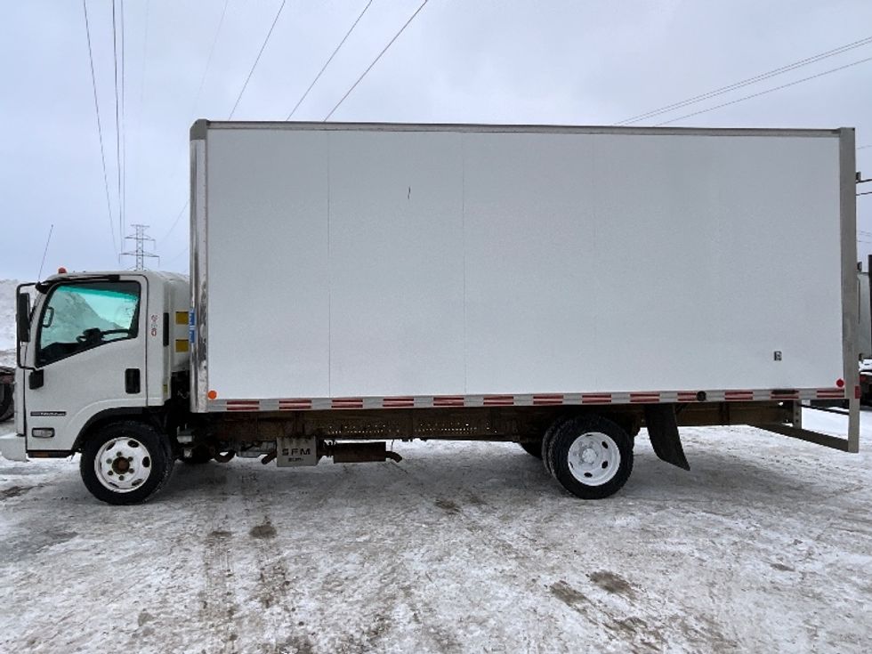 Light Duty Box Truck-Light and Medium Duty Trucks-Isuzu-2020-NPR EFI-Ste-Foy-PQ-280,321\n\t\tkm-$ 28,250 - Image 4