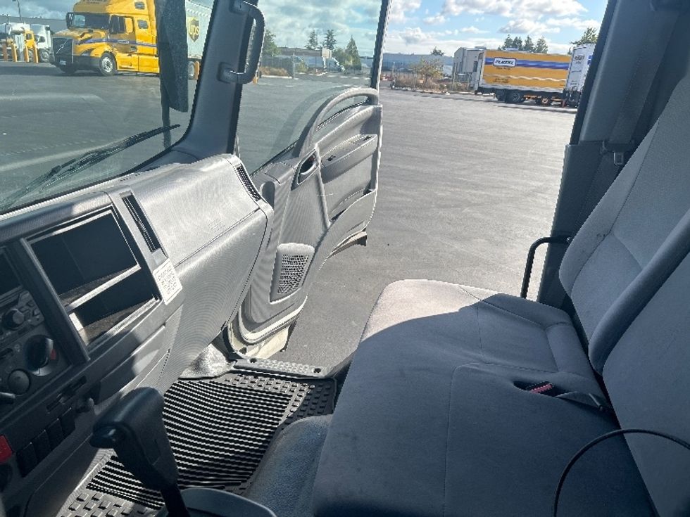 Light Duty Box Truck-Light and Medium Duty Trucks-Isuzu-2020-NPR EFI-Stockton-CA-96,126\n\t\tmiles-$ 41,750 - Image 19