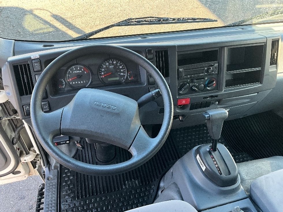 Light Duty Box Truck-Light and Medium Duty Trucks-Isuzu-2020-NPR EFI-Tacoma-WA-80,847\n\t\tmiles-$ 43,250 - Image 18