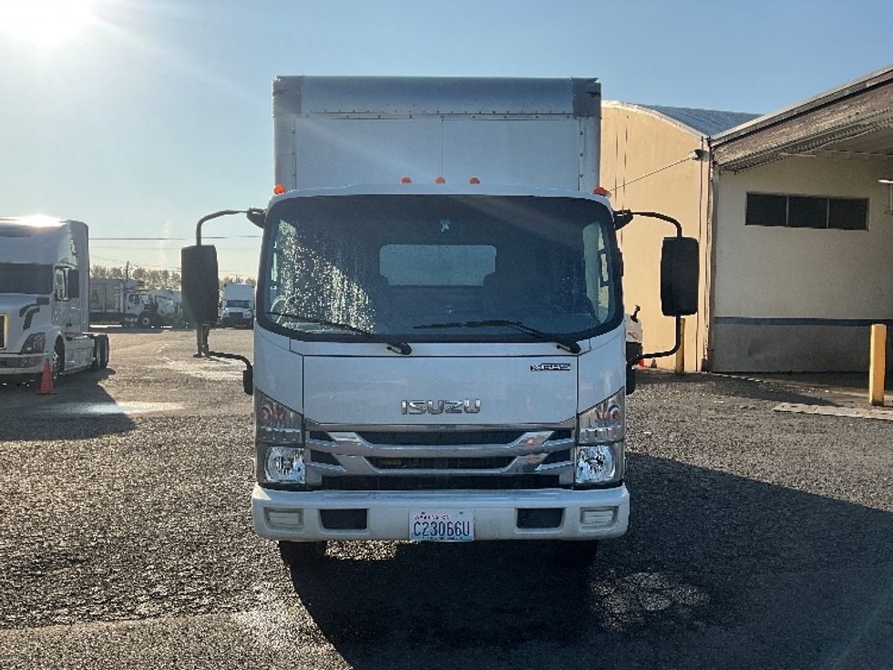 2020 Isuzu NPR photo 2