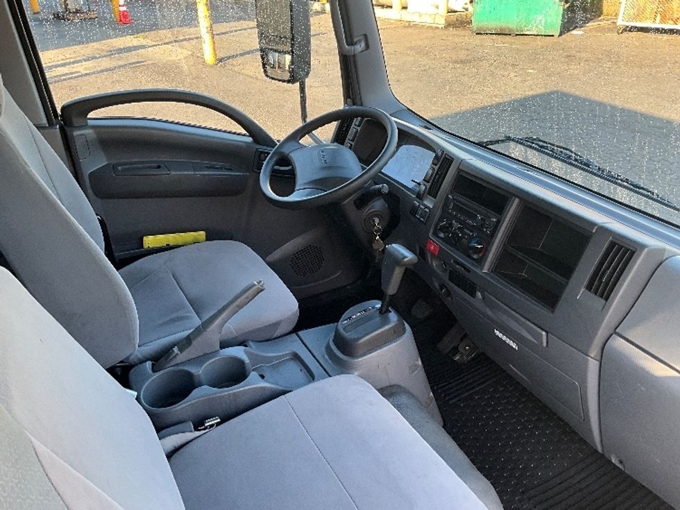 Light Duty Box Truck-Light and Medium Duty Trucks-Isuzu-2020-NPR EFI-Tacoma-WA-80,847\n\t\tmiles-$ 43,250 - Image 22