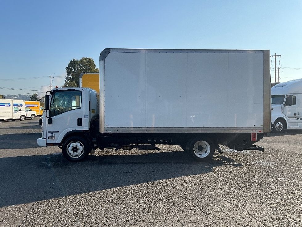 2020 Isuzu NPR photo 4