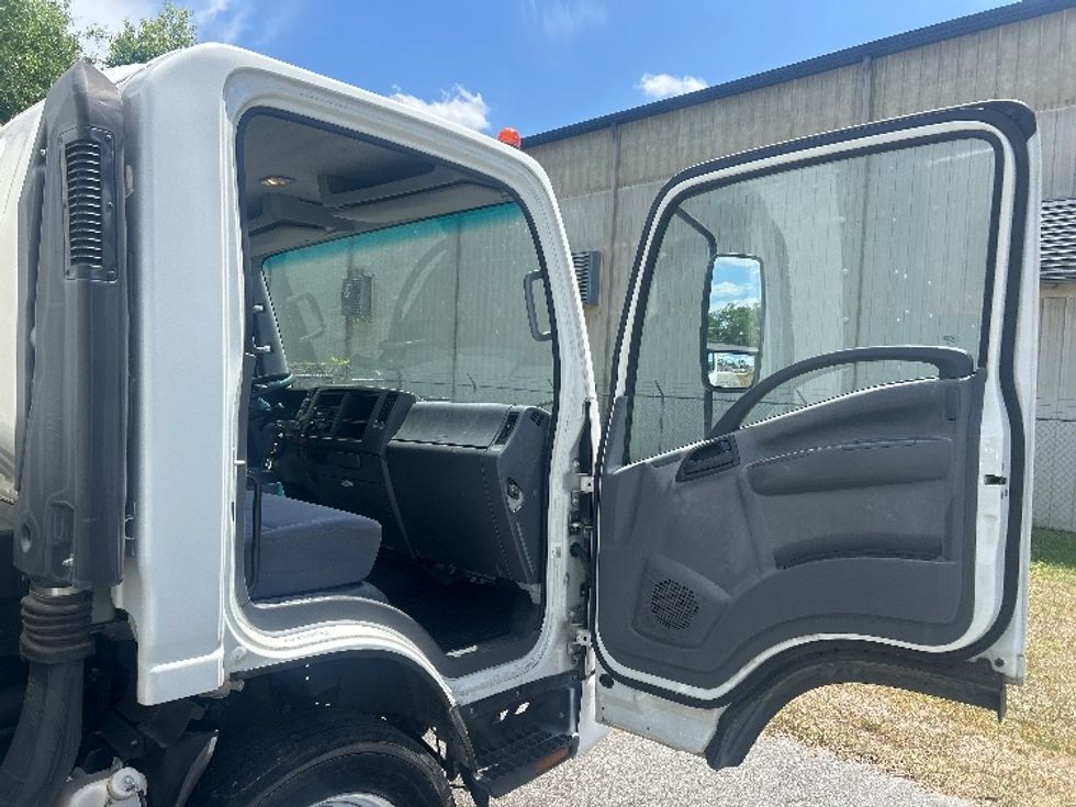Light Duty Box Truck-Light and Medium Duty Trucks-Isuzu-2020-NPR EFI-Tallahassee-FL-52,841\n\t\tmiles-$ 46,250 - Image 20