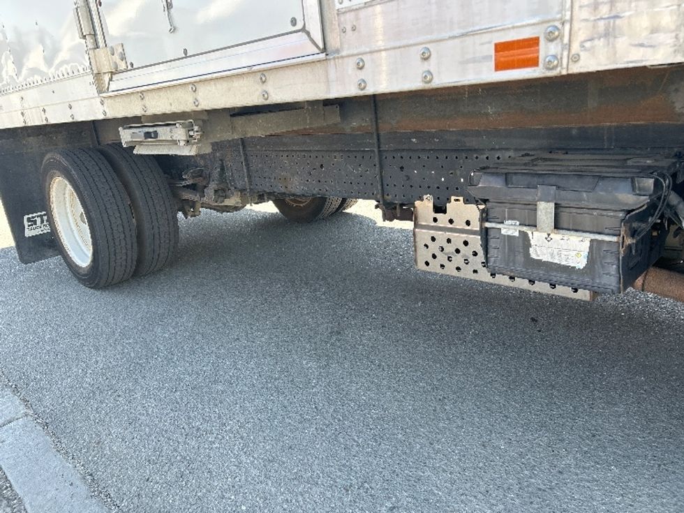 Light Duty Box Truck-Light and Medium Duty Trucks-Isuzu-2020-NPR EFI-Torrance-CA-81,802\n\t\tmiles-$ 43,250 - Image 14