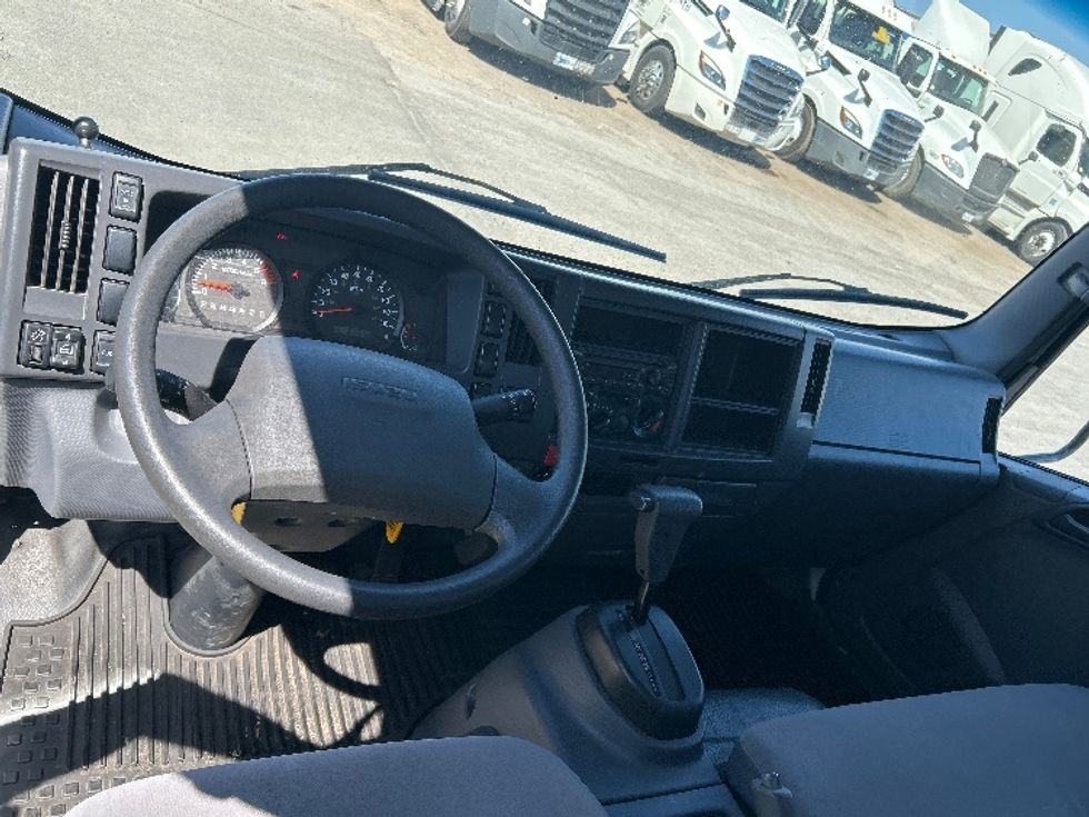 Light Duty Box Truck-Light and Medium Duty Trucks-Isuzu-2020-NPR EFI-Torrance-CA-81,802\n\t\tmiles-$ 43,250 - Image 18