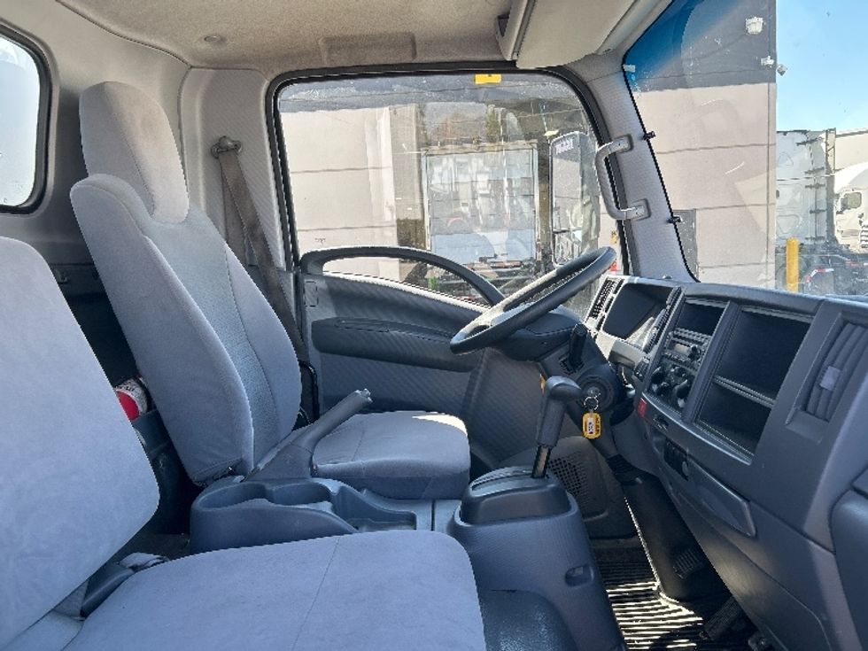 Light Duty Box Truck-Light and Medium Duty Trucks-Isuzu-2020-NPR EFI-Torrance-CA-81,802\n\t\tmiles-$ 43,250 - Image 22