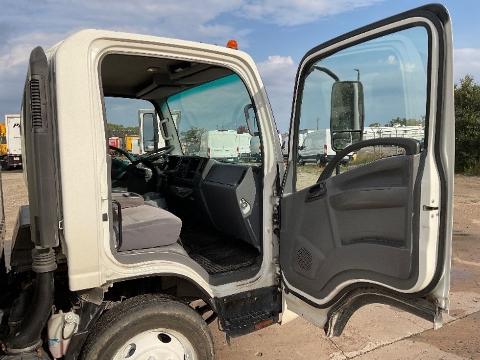 Light Duty Box Truck-Light and Medium Duty Trucks-Isuzu-2020-NPR EFI-Traverse City-MI-106,264\n\t\tmiles-$ 35,250 - Image 20