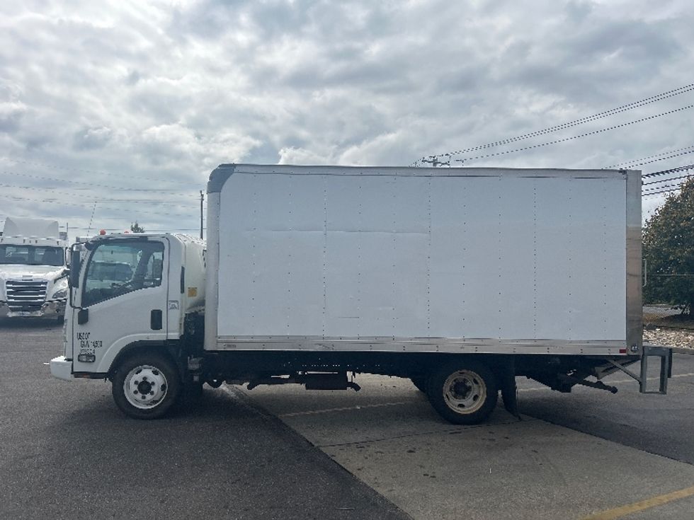 2020 Isuzu NPR EFI Light Duty Box Truck
