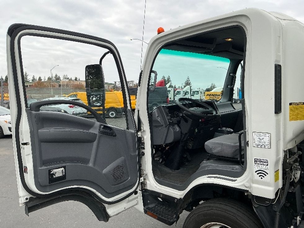 Light Duty Box Truck-Light and Medium Duty Trucks-Isuzu-2020-NPR EFI-West Sacramento-CA-82,393\n\t\tmiles-$ 41,750 - Image 16