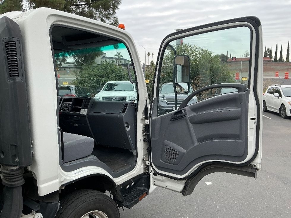 Light Duty Box Truck-Light and Medium Duty Trucks-Isuzu-2020-NPR EFI-West Sacramento-CA-82,393\n\t\tmiles-$ 41,750 - Image 20