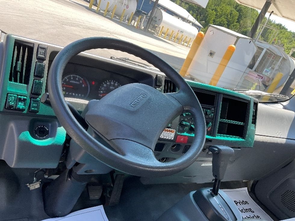 Light Duty Box Truck-Light and Medium Duty Trucks-Isuzu-2020-NPR EFI-Whitesboro-NY-118,828\n\t\tmiles-$ 36,750 - Image 17