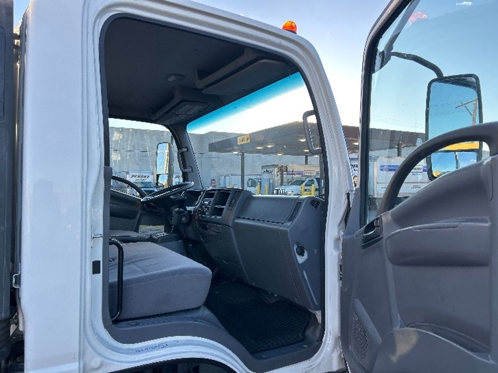 Light Duty Box Truck-Light and Medium Duty Trucks-Isuzu-2020-NPR-El Paso-TX-71,609\n\t\tmiles-$ 46,500 - Image 19
