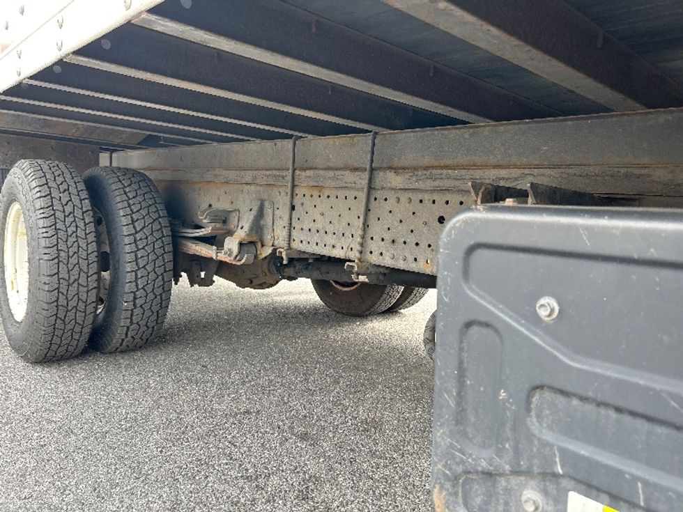 Light Duty Box Truck-Light and Medium Duty Trucks-Isuzu-2020-NPR-Essex-MD-267,055\n\t\tmiles-$ 21,250 - Image 14