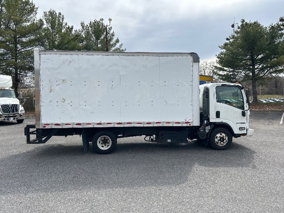 Light Duty Box Truck-Light and Medium Duty Trucks-Isuzu-2020-NPR-Essex-MD-267,055\n\t\tmiles-$ 21,250 - Image 15