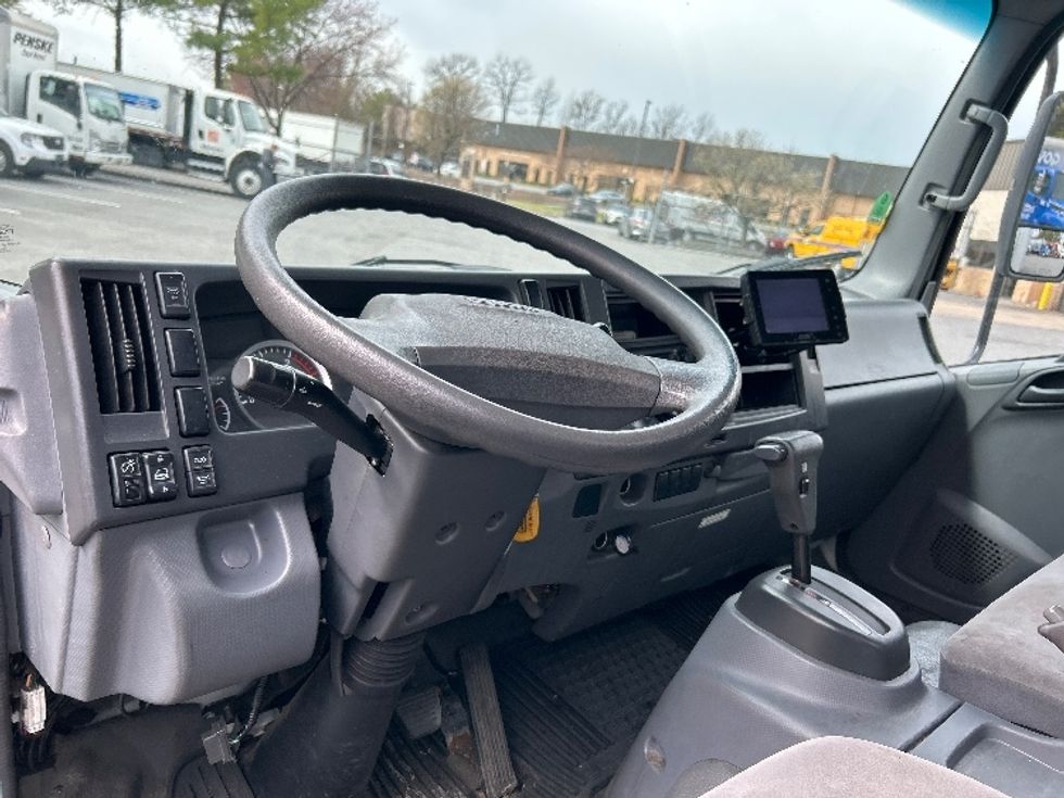 Light Duty Box Truck-Light and Medium Duty Trucks-Isuzu-2020-NPR-Essex-MD-267,055\n\t\tmiles-$ 21,250 - Image 17