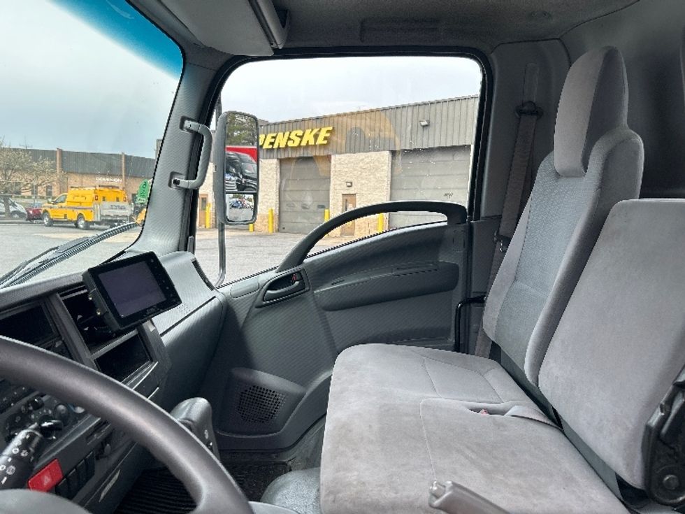Light Duty Box Truck-Light and Medium Duty Trucks-Isuzu-2020-NPR-Essex-MD-267,055\n\t\tmiles-$ 21,250 - Image 19