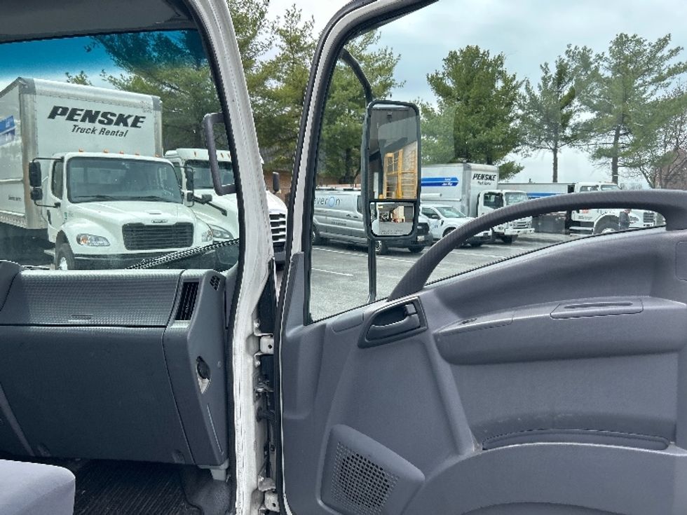 Light Duty Box Truck-Light and Medium Duty Trucks-Isuzu-2020-NPR-Essex-MD-267,055\n\t\tmiles-$ 21,250 - Image 20