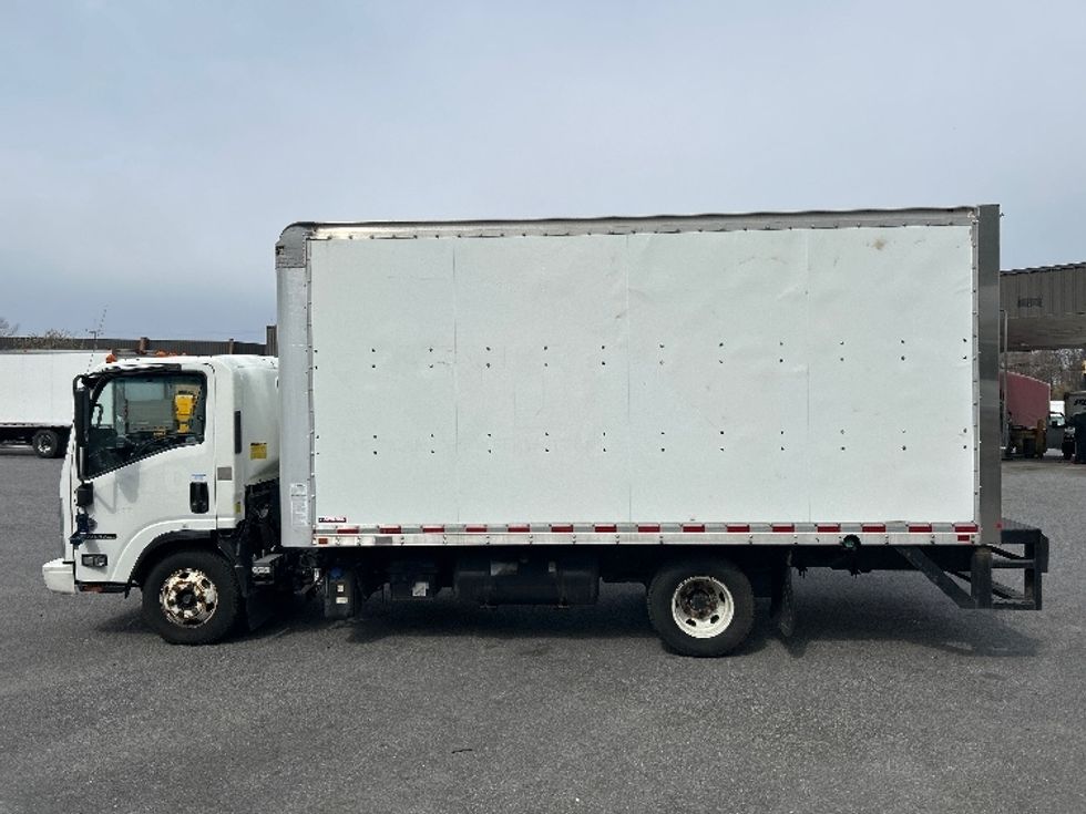 Light Duty Box Truck-Light and Medium Duty Trucks-Isuzu-2020-NPR-Essex-MD-267,055\n\t\tmiles-$ 21,250 - Image 4
