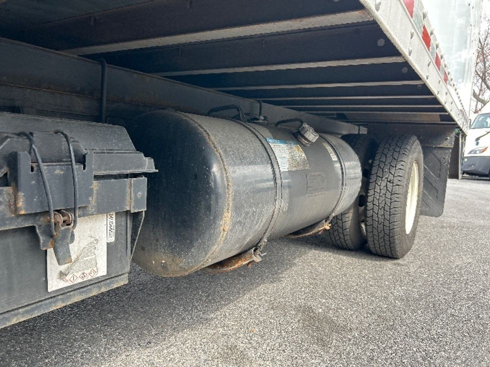 Light Duty Box Truck-Light and Medium Duty Trucks-Isuzu-2020-NPR-Essex-MD-267,055\n\t\tmiles-$ 21,250 - Image 5