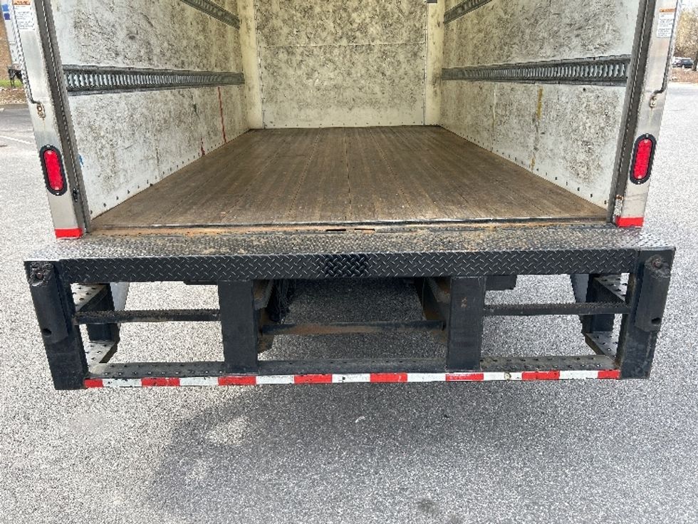 Light Duty Box Truck-Light and Medium Duty Trucks-Isuzu-2020-NPR-Essex-MD-267,055\n\t\tmiles-$ 21,250 - Image 9