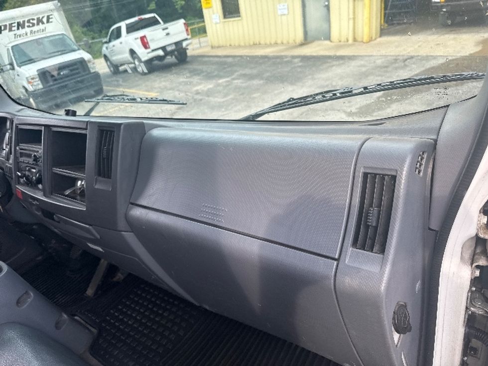 Light Duty Box Truck-Light and Medium Duty Trucks-Isuzu-2020-NPR-Huntington-WV-87,126\n\t\tmiles-$ 41,000 - Image 21