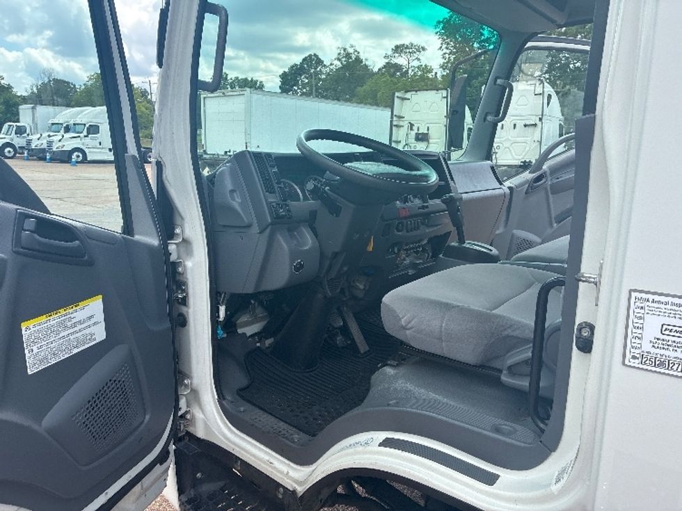Light Duty Box Truck-Light and Medium Duty Trucks-Isuzu-2020-NPR-Jackson-MS-68,530\n\t\tmiles-$ 46,750 - Image 16