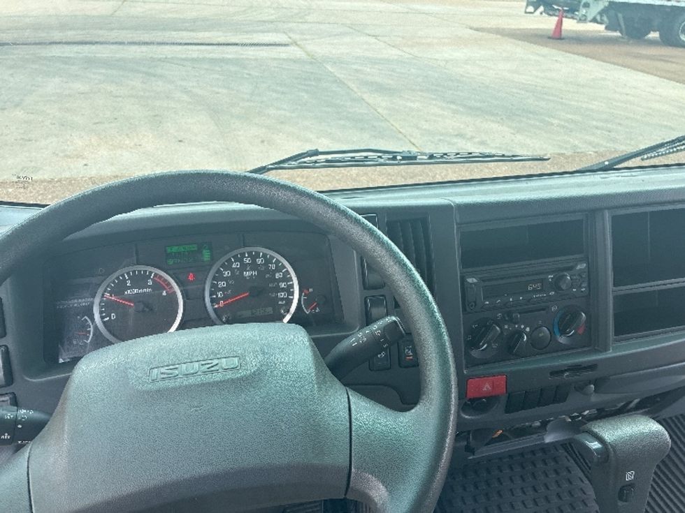 Light Duty Box Truck-Light and Medium Duty Trucks-Isuzu-2020-NPR-Jackson-MS-68,530\n\t\tmiles-$ 46,750 - Image 18