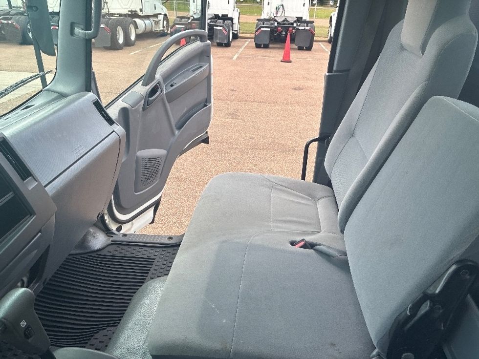Light Duty Box Truck-Light and Medium Duty Trucks-Isuzu-2020-NPR-Jackson-MS-68,530\n\t\tmiles-$ 46,750 - Image 19