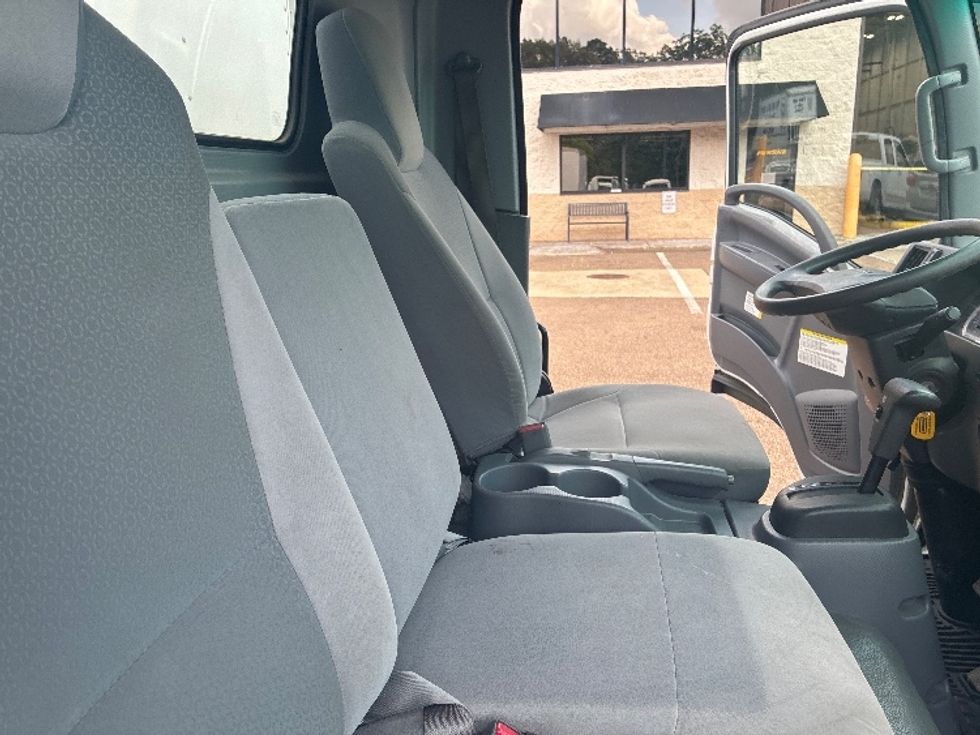 Light Duty Box Truck-Light and Medium Duty Trucks-Isuzu-2020-NPR-Jackson-MS-68,530\n\t\tmiles-$ 46,750 - Image 22