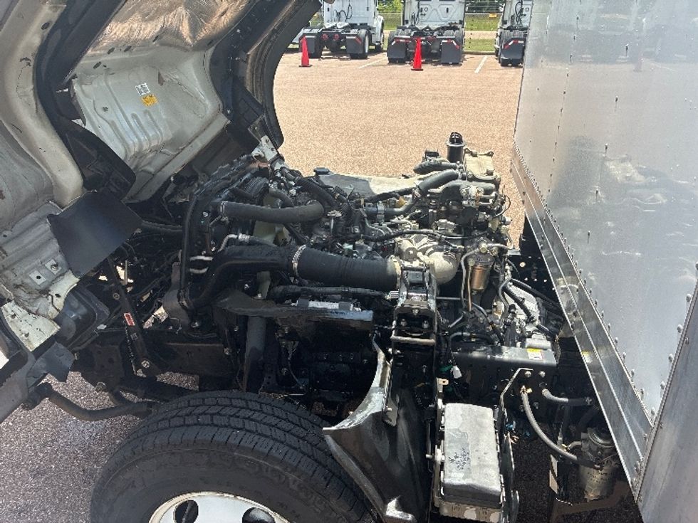 Light Duty Box Truck-Light and Medium Duty Trucks-Isuzu-2020-NPR-Jackson-MS-68,530\n\t\tmiles-$ 46,750 - Image 23