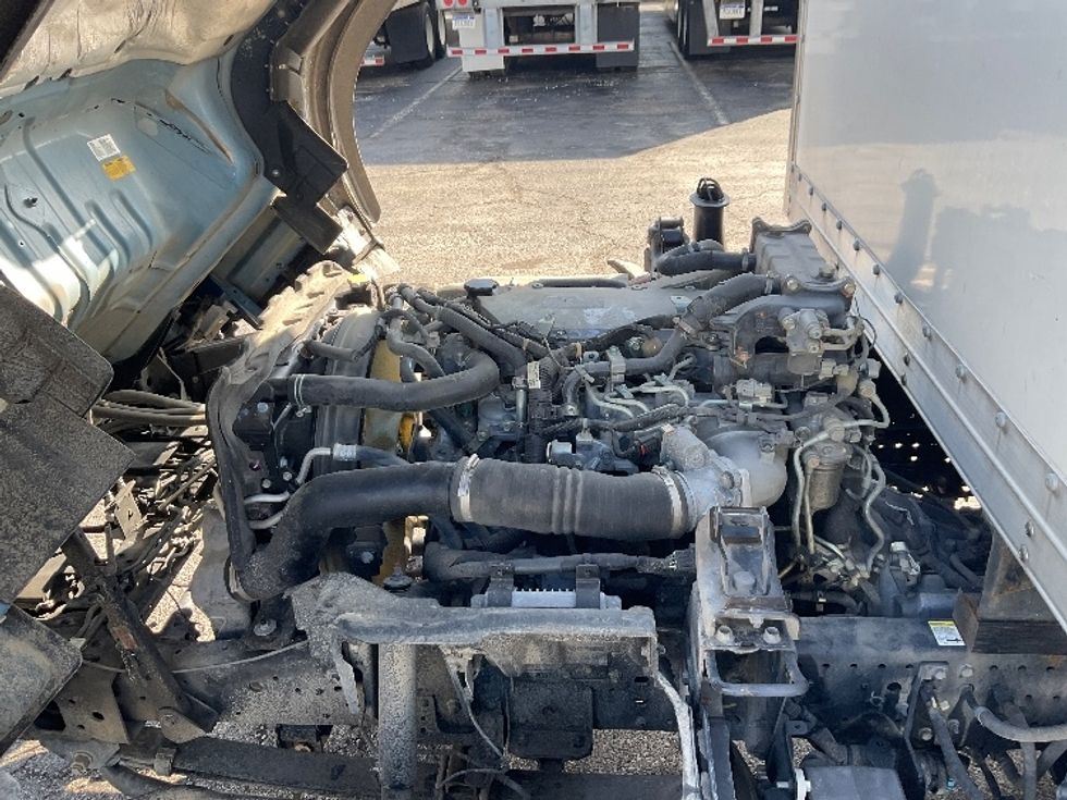 Light Duty Box Truck-Light and Medium Duty Trucks-Isuzu-2020-NPR-Kansas City-MO-114,478\n\t\tmiles-$ 40,250 - Image 24