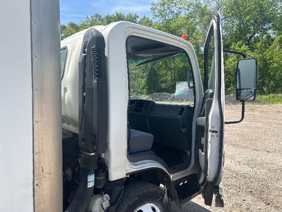 Light Duty Box Truck-Light and Medium Duty Trucks-Isuzu-2020-NPR-La Porte-IN-154,888\n\t\tmiles-$ 33,500 - Image 20