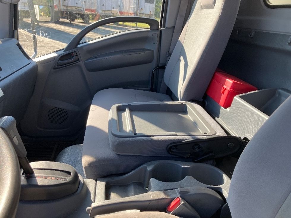 Light Duty Box Truck-Light and Medium Duty Trucks-Isuzu-2020-NPR-Londonderry-NH-137,890\n\t\tmiles-$ 27,000 - Image 17