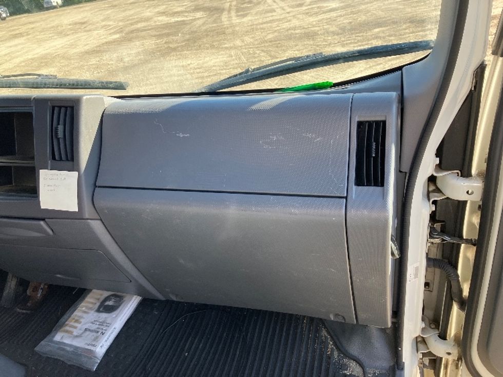 Light Duty Box Truck-Light and Medium Duty Trucks-Isuzu-2020-NPR-Londonderry-NH-137,890\n\t\tmiles-$ 27,000 - Image 19