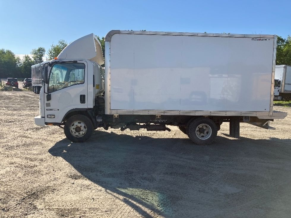 Light Duty Box Truck-Light and Medium Duty Trucks-Isuzu-2020-NPR-Londonderry-NH-137,890\n\t\tmiles-$ 27,000 - Image 4
