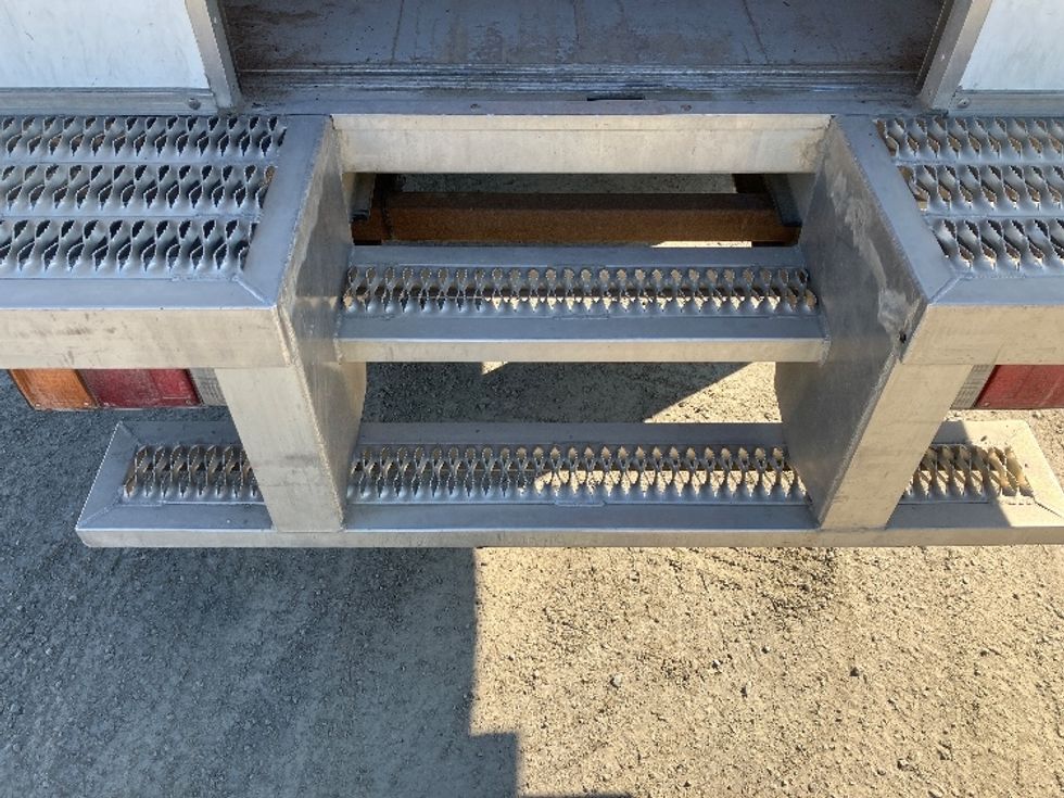 Light Duty Box Truck-Light and Medium Duty Trucks-Isuzu-2020-NPR-Londonderry-NH-137,890\n\t\tmiles-$ 27,000 - Image 8