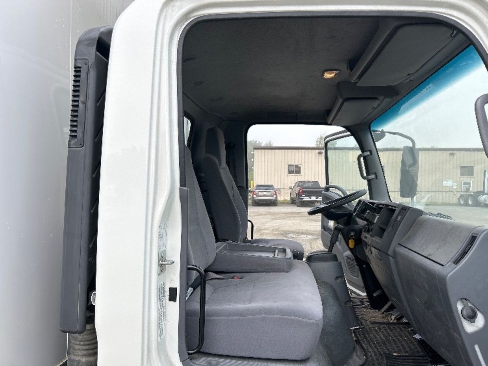 Light Duty Box Truck-Light and Medium Duty Trucks-Isuzu-2020-NPR-Londonderry-NH-175,291\n\t\tmiles-$ 23,750 - Image 20
