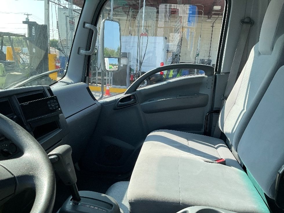 Light Duty Box Truck-Light and Medium Duty Trucks-Isuzu-2020-NPR-Londonderry-NH-192,853\n\t\tmiles-$ 21,750 - Image 19