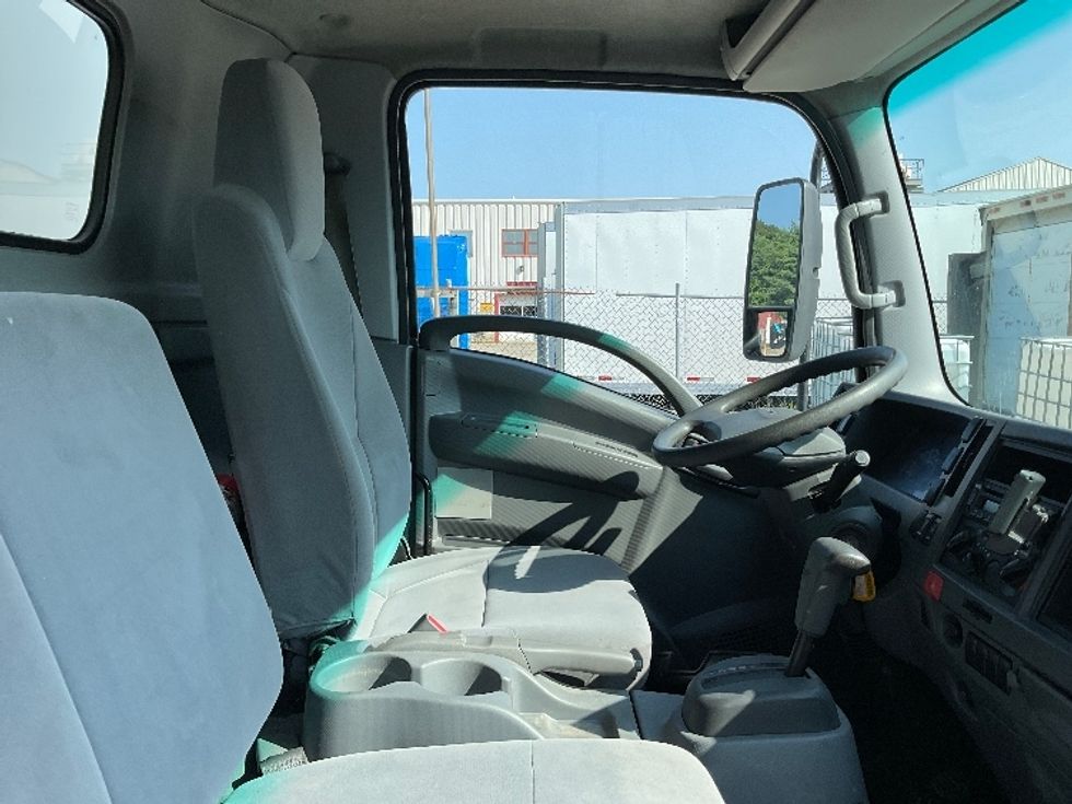 Light Duty Box Truck-Light and Medium Duty Trucks-Isuzu-2020-NPR-Londonderry-NH-192,853\n\t\tmiles-$ 21,750 - Image 22