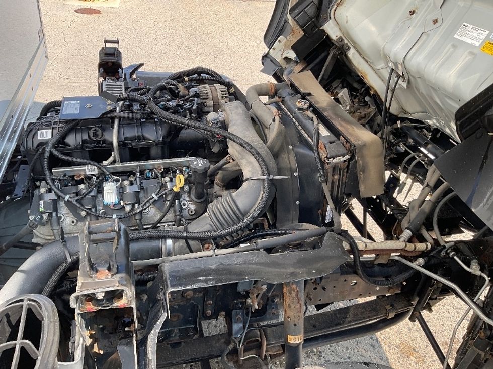 Light Duty Box Truck-Light and Medium Duty Trucks-Isuzu-2020-NPR-Londonderry-NH-192,853\n\t\tmiles-$ 21,750 - Image 24