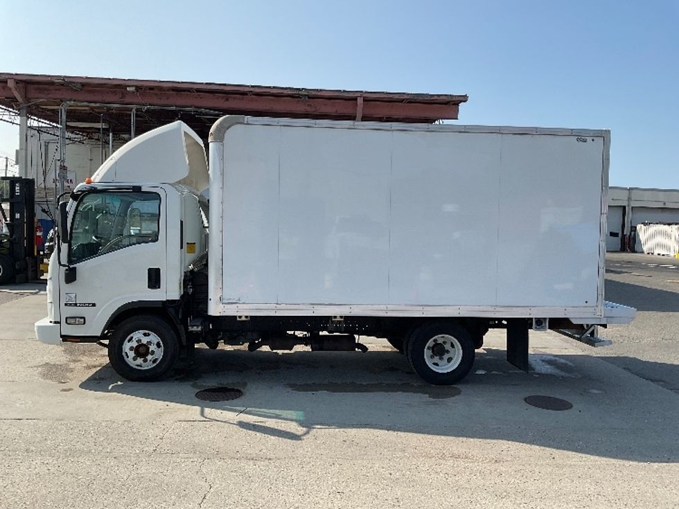 Light Duty Box Truck-Light and Medium Duty Trucks-Isuzu-2020-NPR-Londonderry-NH-192,853\n\t\tmiles-$ 21,750 - Image 4