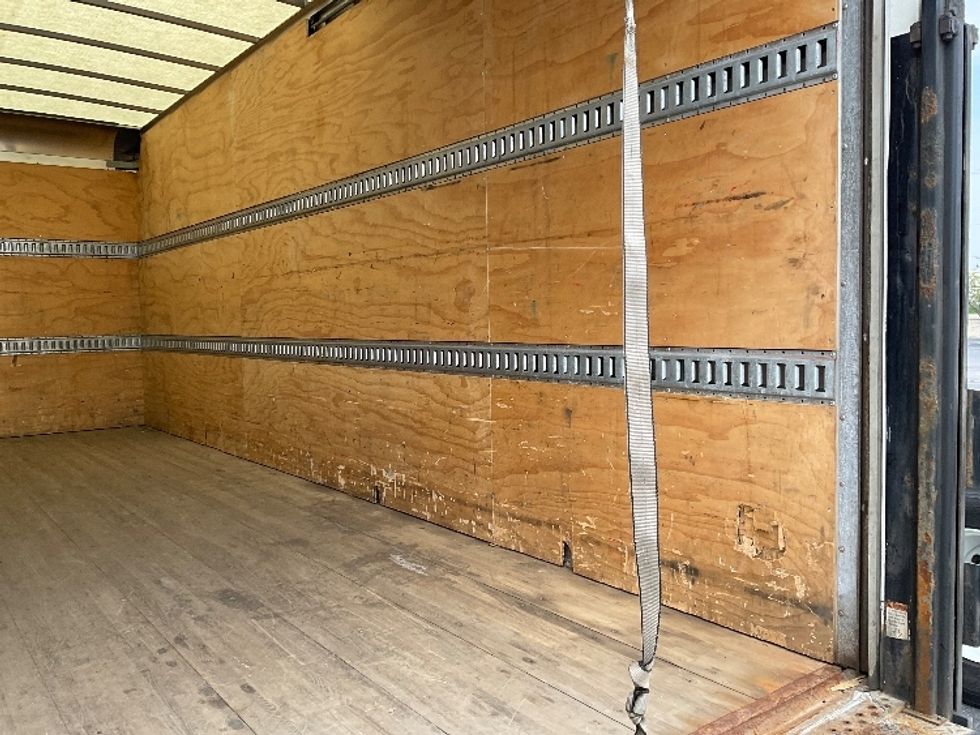 Light Duty Box Truck-Light and Medium Duty Trucks-Isuzu-2020-NPR-Milwaukee-WI-170,373\n\t\tmiles-$ 26,500 - Image 12