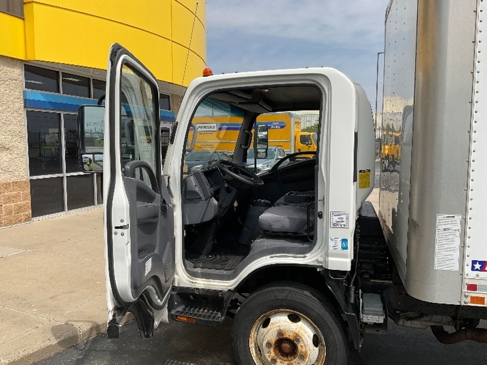 Light Duty Box Truck-Light and Medium Duty Trucks-Isuzu-2020-NPR-Milwaukee-WI-170,373\n\t\tmiles-$ 26,500 - Image 16