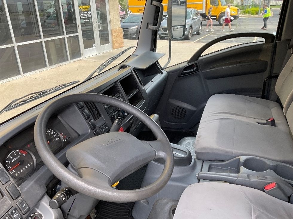 Light Duty Box Truck-Light and Medium Duty Trucks-Isuzu-2020-NPR-Milwaukee-WI-170,373\n\t\tmiles-$ 26,500 - Image 17