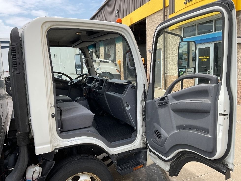 Light Duty Box Truck-Light and Medium Duty Trucks-Isuzu-2020-NPR-Milwaukee-WI-170,373\n\t\tmiles-$ 26,500 - Image 20